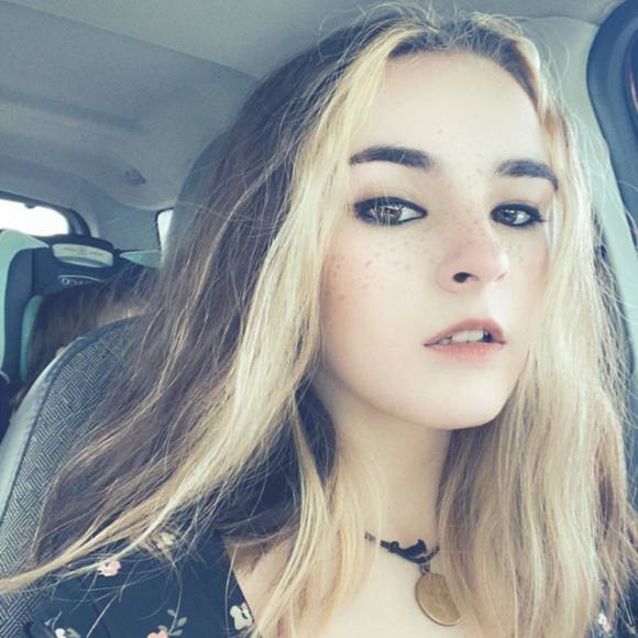 Meet your Posher, Rissy - Picture 1 of 1